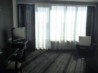 Отель Hotel Neptun Видин Номер-студио с кроватью размера "king-size" и диван-кроватью-2